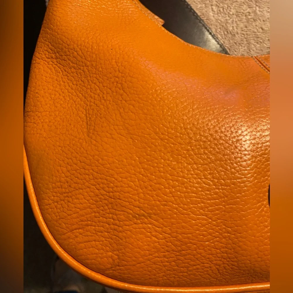 Dooney & Bourke -VINTAGE- Y2K - GUC - Orange and Brown Hobo Bag